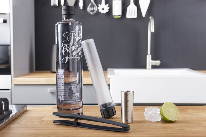 Cocktail and bar set