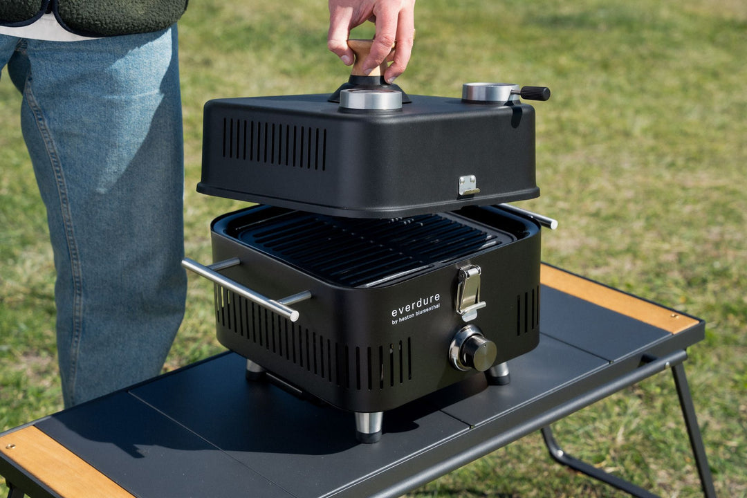 Everdure CUBE ProFlame 360 Tragbarer Gasgrill mit Garhaube