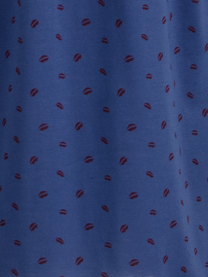 Nightgown short-sleeved - kissing lips