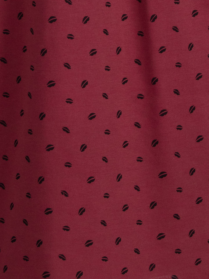 Nightgown short-sleeved - kissing lips