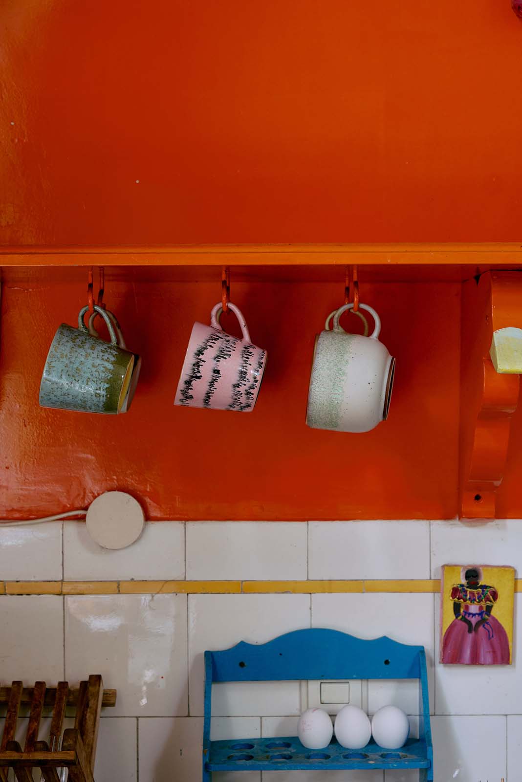 70s ceramics: Cappuccino-Tassen dada