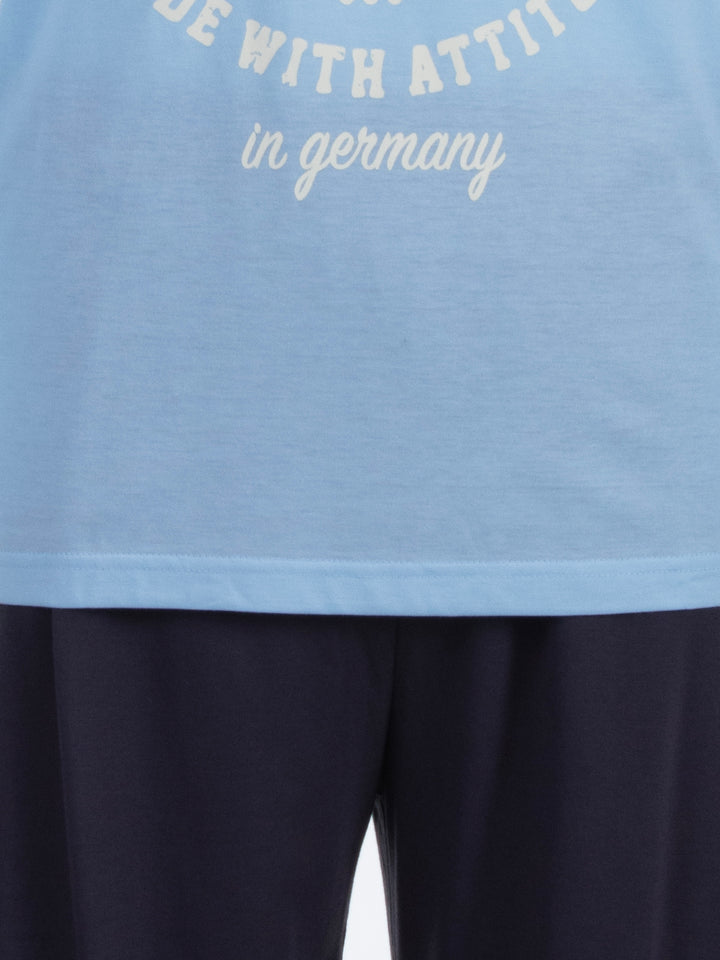 hellblau