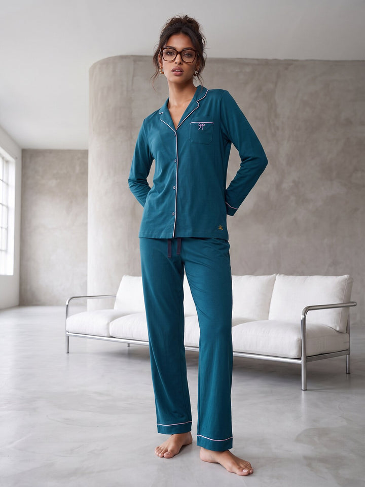 Pyjama Set - Ruby mit Kragen Knopfleiste und Stickerei