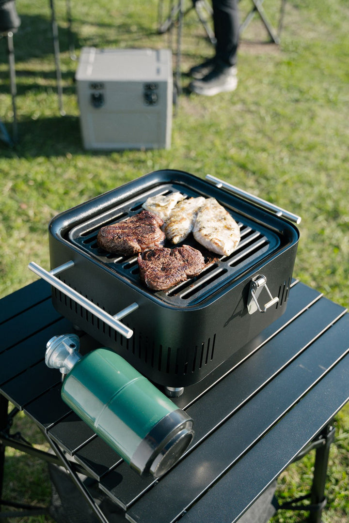 Everdure CUBE ProFlame 360 Tragbarer Gasgrill mit Garhaube