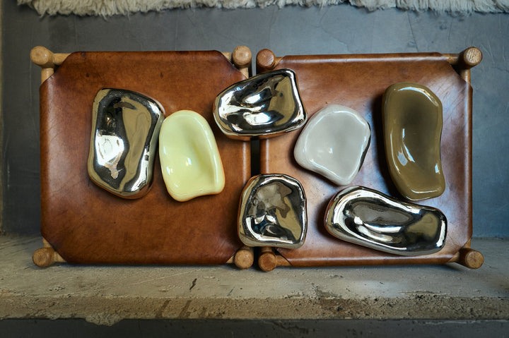 Glasskulptur Chrom 4er Set – organische Wanddeko aus Glas