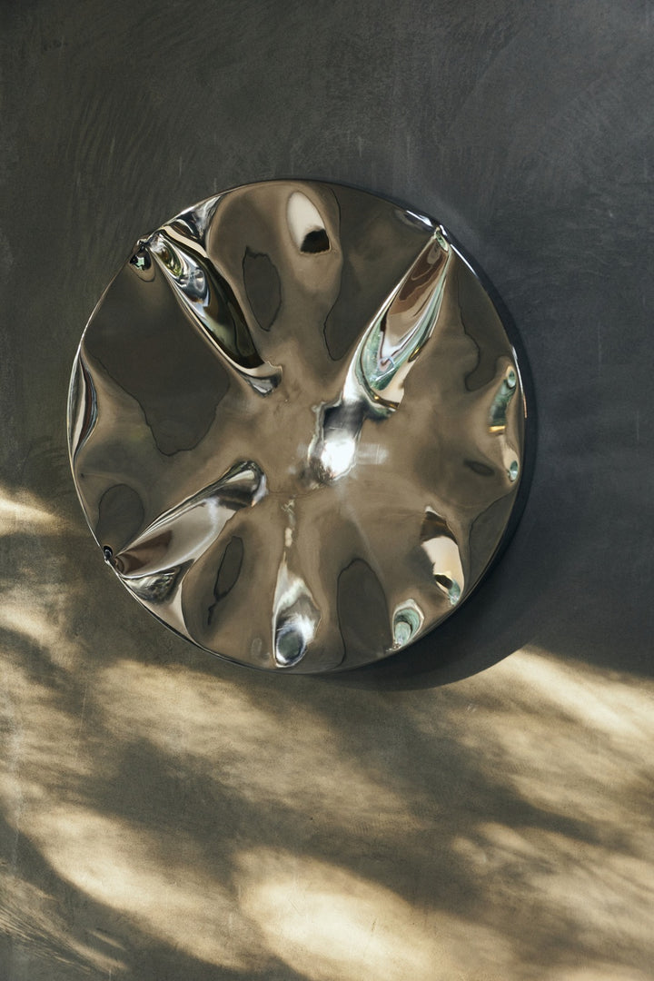 Dent Wandskulptur Chrom – Ø 68 cm Metall-Wandobjekt