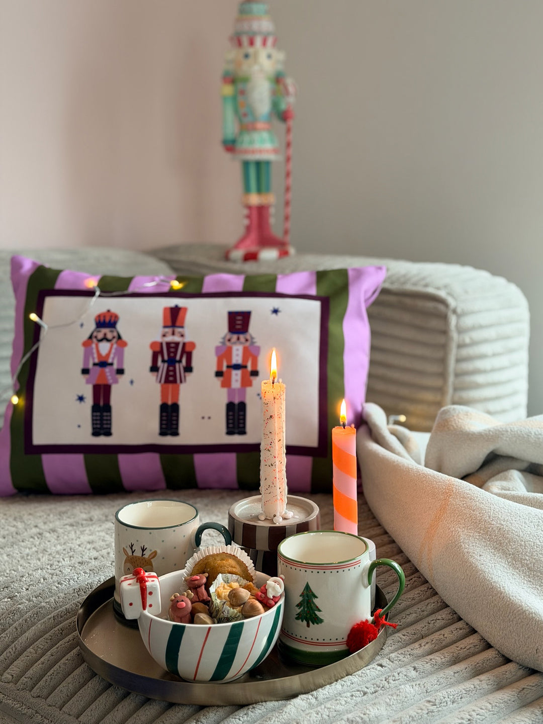 Weihnachtlicher Kissenbezug- Nussknacker grün/ rosé