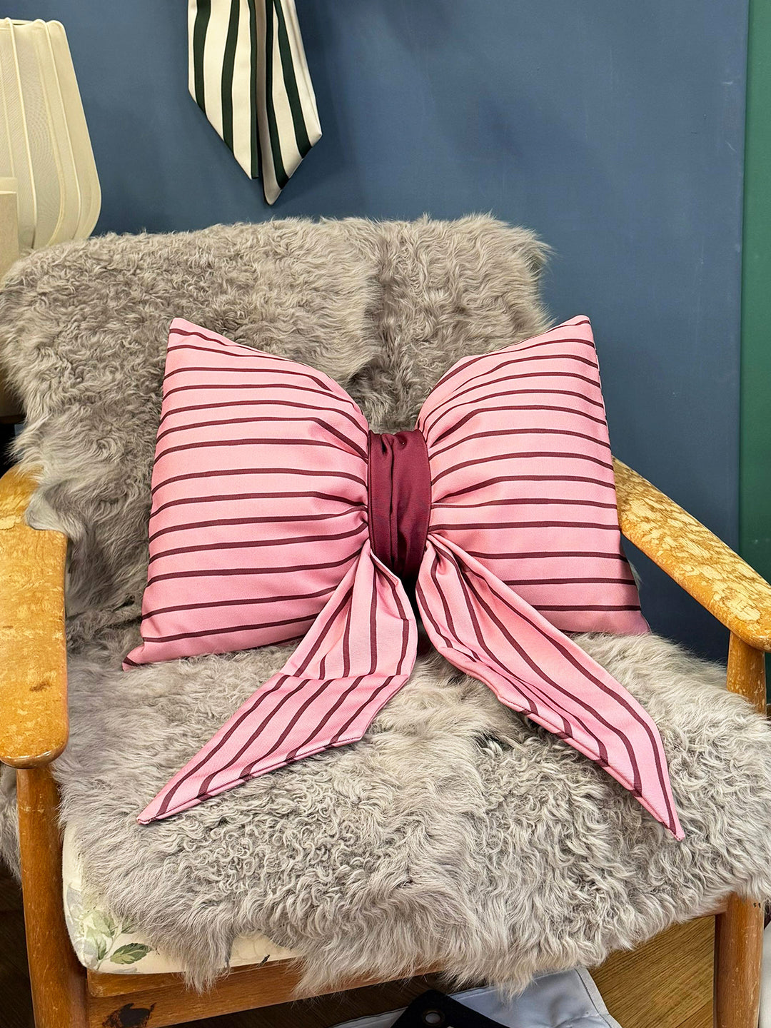 Weihnachtlicher Kissenbezug- Big Bow Bertha plum/ rosé
