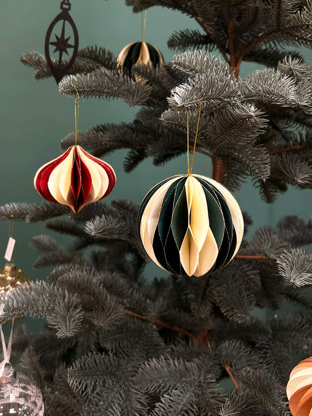 Papier Weihnachtsschmuck Zwiebel gestreift