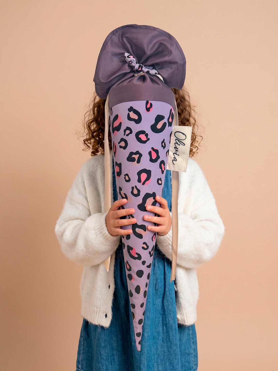 Schultüte Leo flieder mit rosa mit Haarschleife 70cm