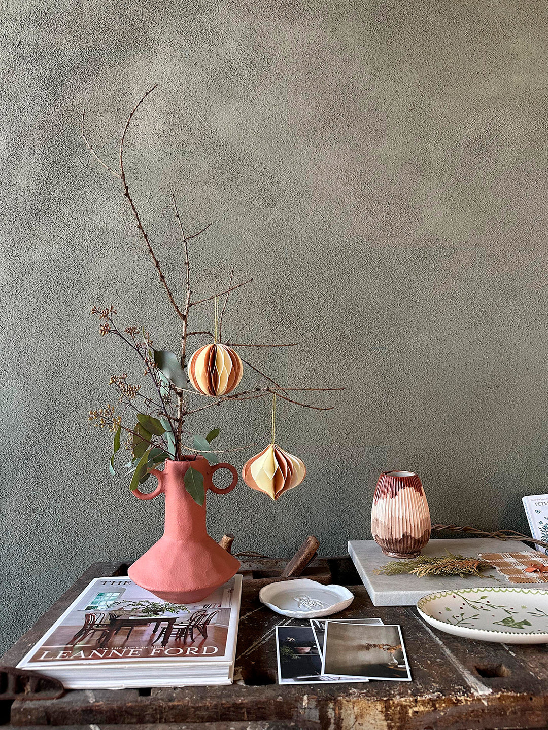 Papier Weihnachtsschmuck Kugel gestreift