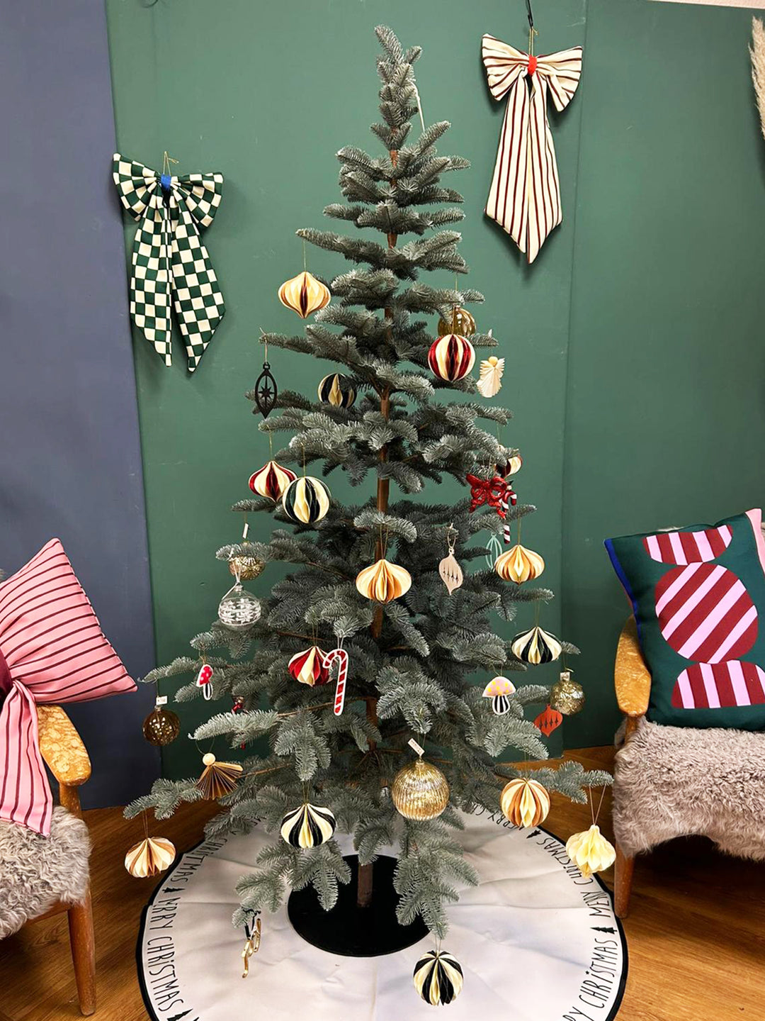 Papier Weihnachtsschmuck Zwiebel gestreift