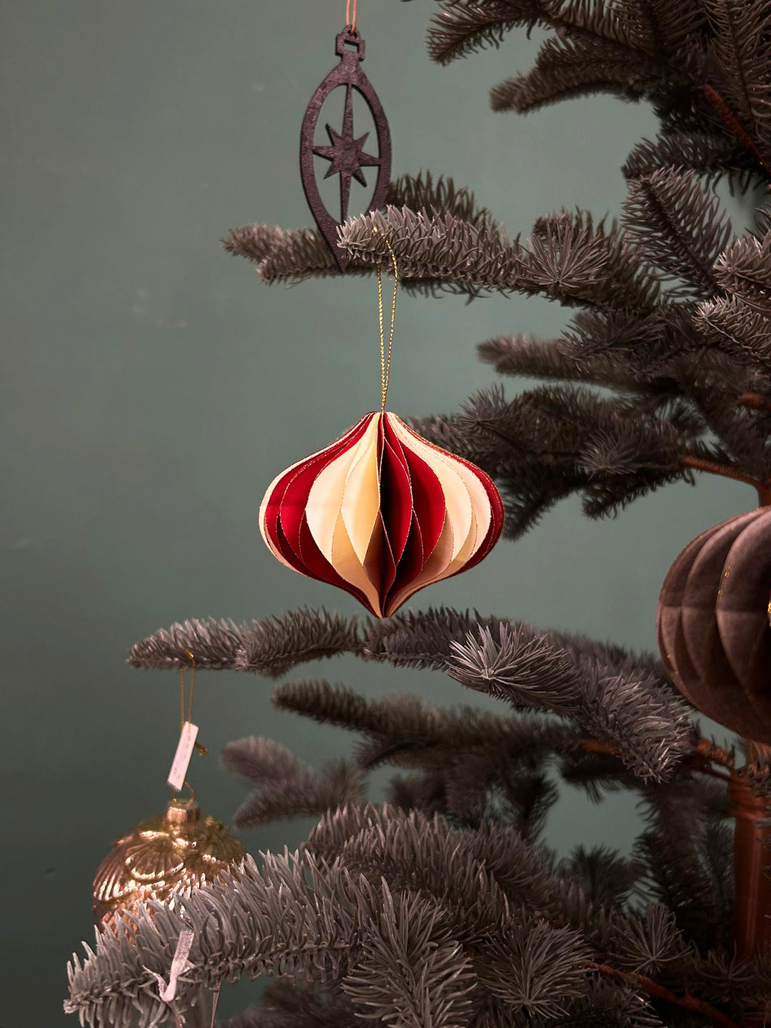 Papier Weihnachtsschmuck Zwiebel gestreift