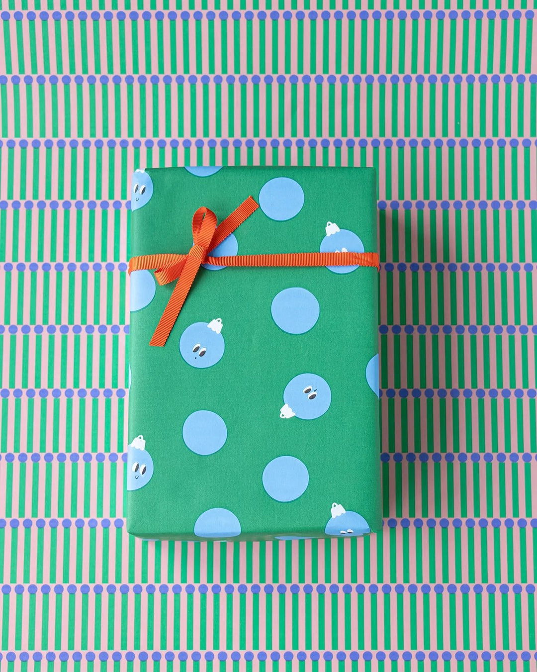 Geschenkpapier Ole-Weihnachtskugeln