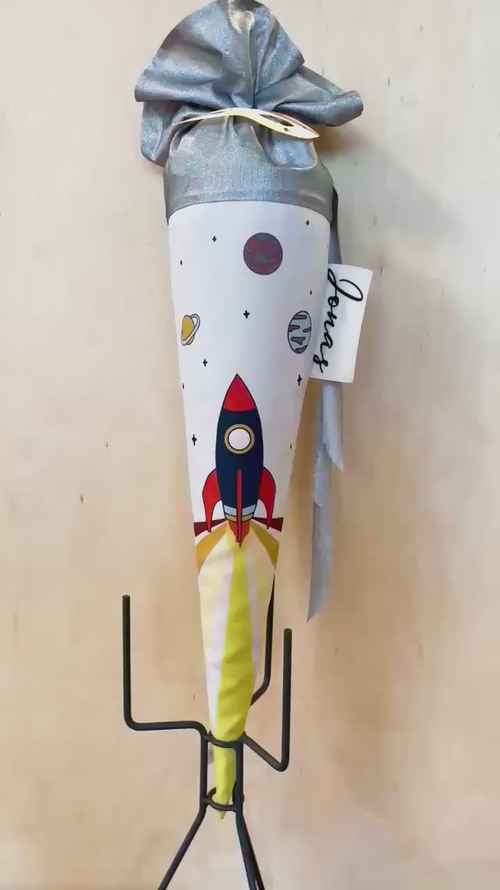 Schultüte Rakete mit Superheldenmaske